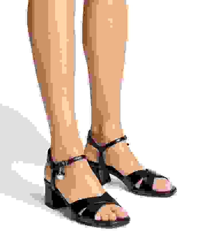 Jimmy Choo アストラ 45