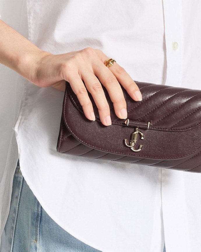 Jimmy Choo カーブ ウォレット チェーン