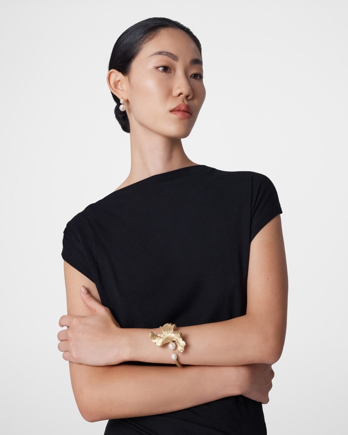 Jimmy Choo ウェーブ パール カフ