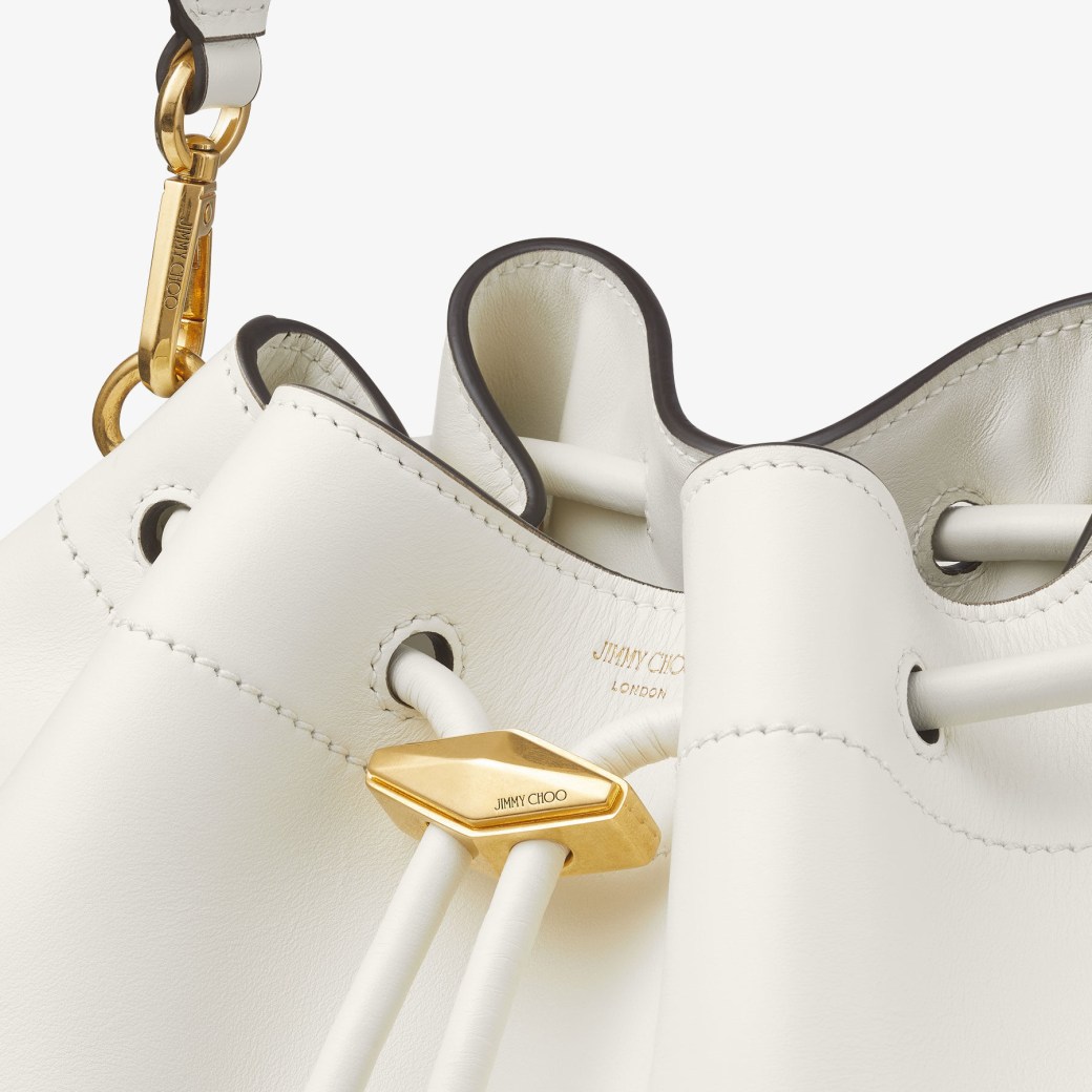 Cinch M | Bucket Bag aus Leder in Latte | JIMMY CHOO 