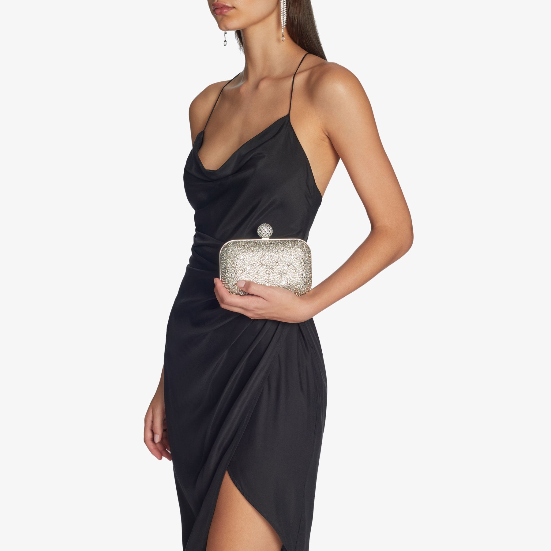 Clutch aus schimmerndem nudefarbenem Wildleder mit  