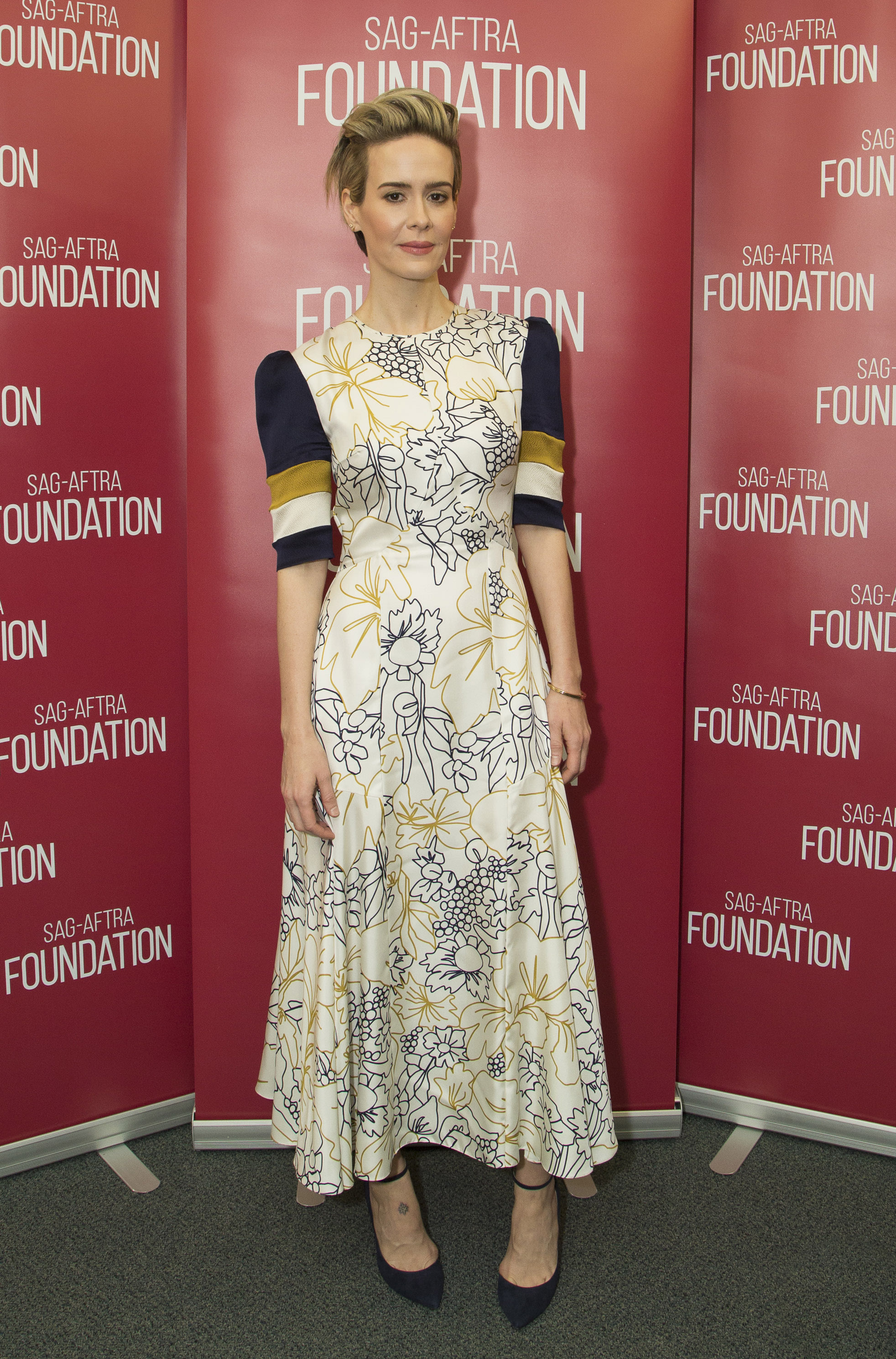 Sarah Paulson Scales Building