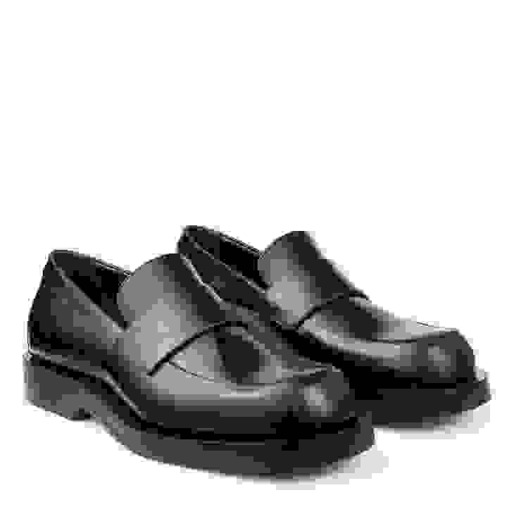 Jimmy Choo バフ ローファー