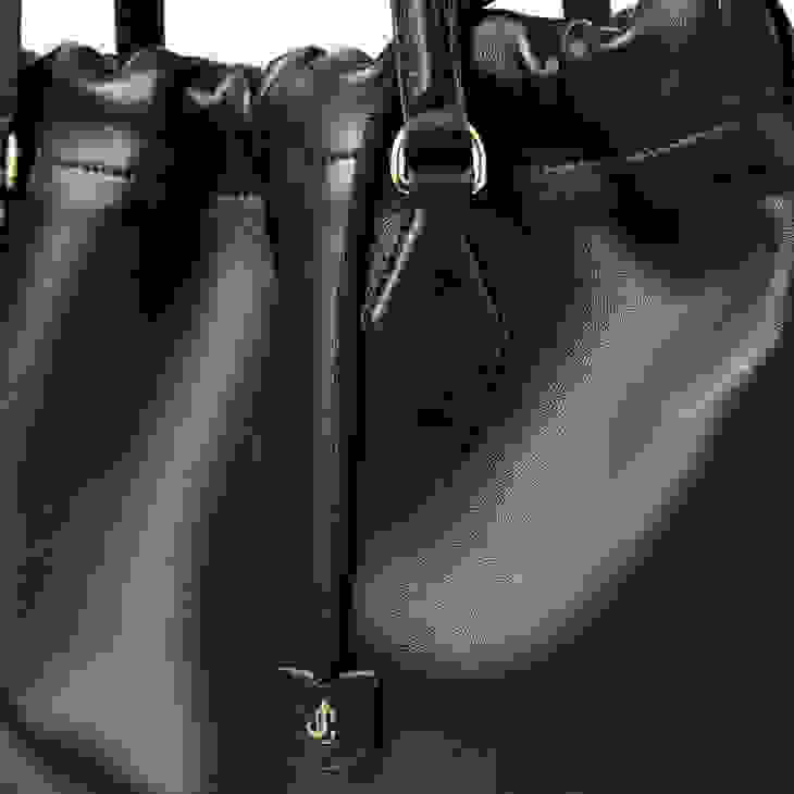 Jimmy Choo ドローストリング トート M