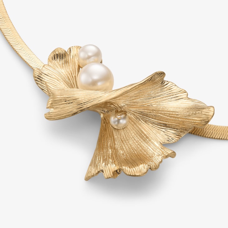 Jimmy Choo Wave Pearl Necklace