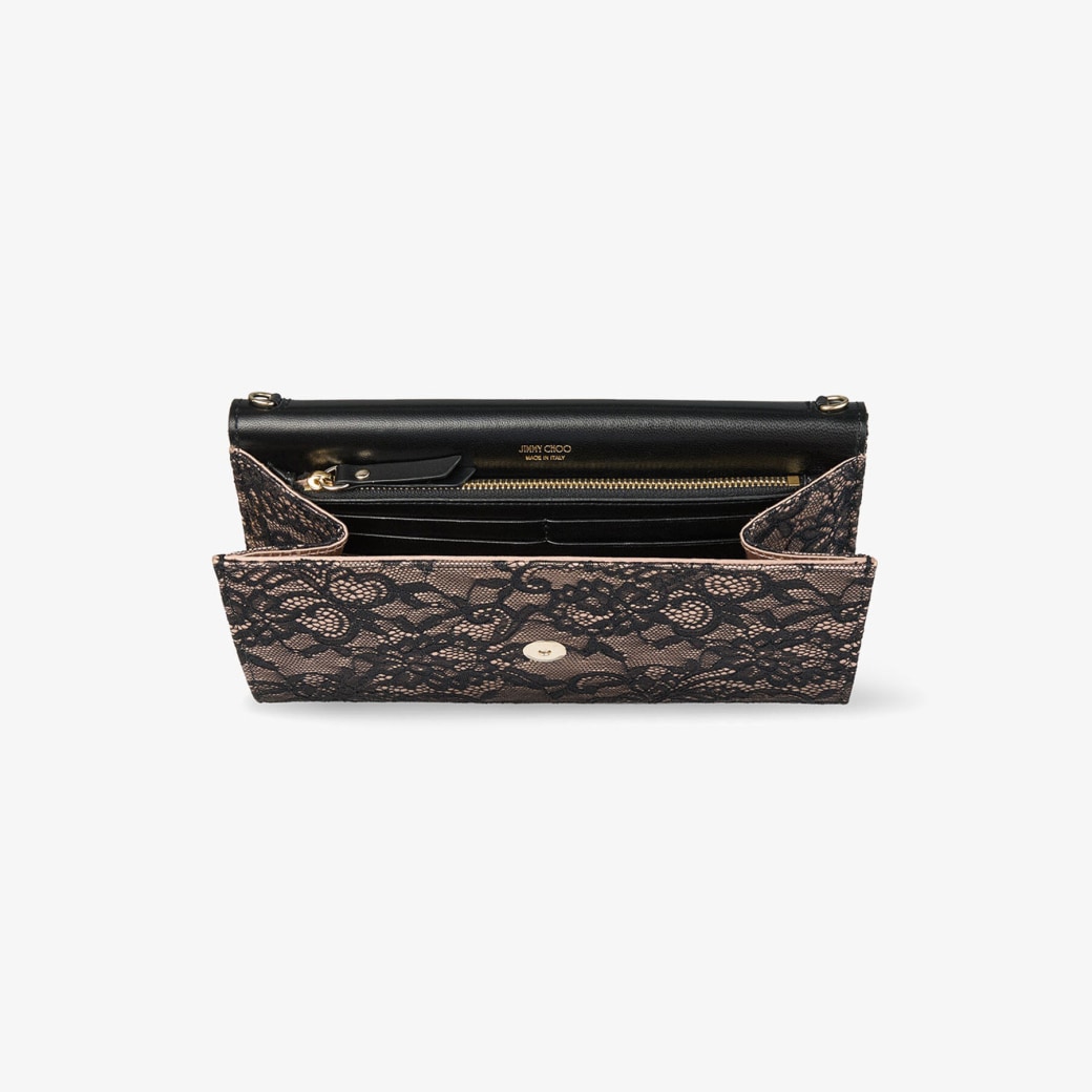 Jimmy Choo エミー
