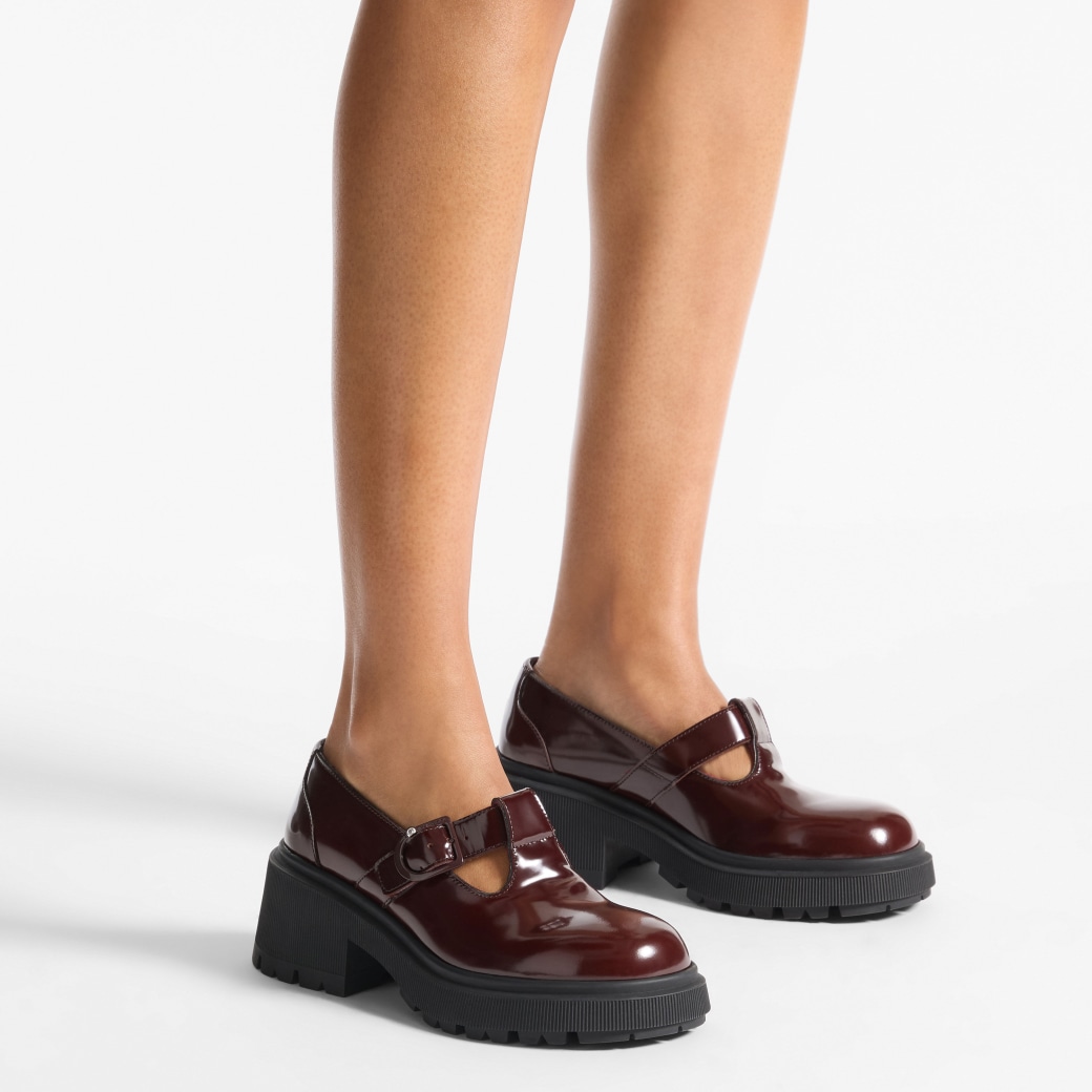 Jimmy Choo イクセン フラット