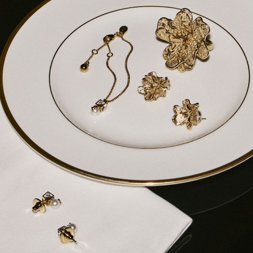 Jimmy Choo JC パール キューブ ブレスレット