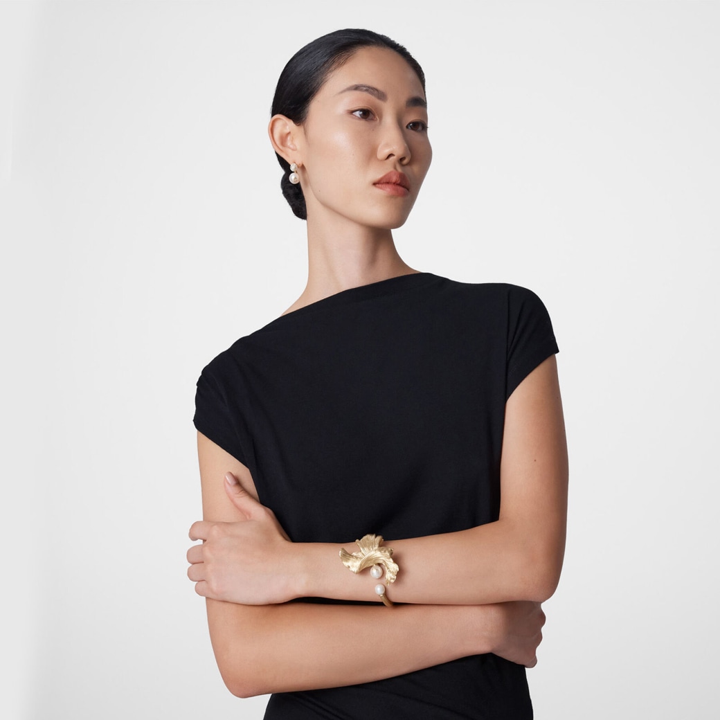 Jimmy Choo ウェーブ パール カフ