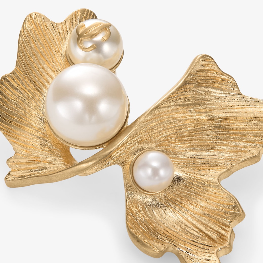 Jimmy Choo Wave Pearl Earrings