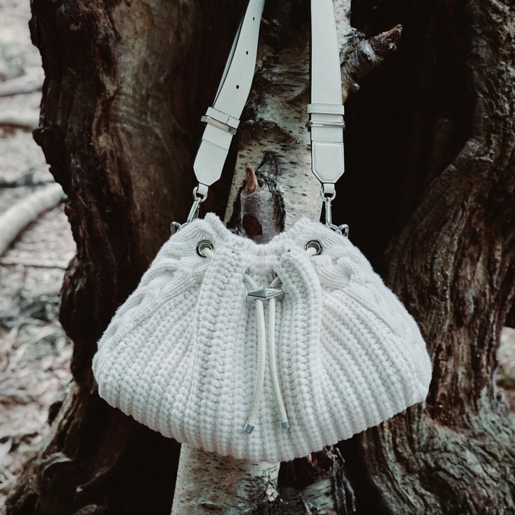 Cinch M | Latte Knitted Wool Bucket Bag | JIMMY CHOO