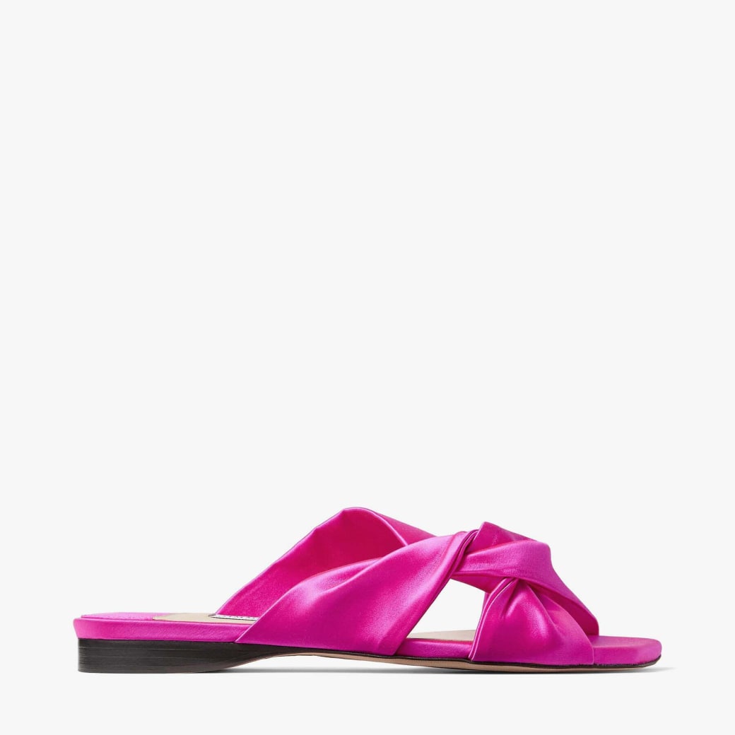 Zapatos planos en satén de color fucsia| NARISA FLAT | Colección primavera  2022 | JIMMY CHOO