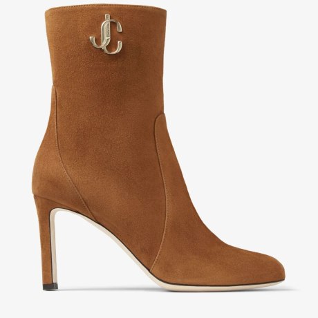 ァッション人気ブランドランキング JC ANKLE BOOT 65 | Tan Suede Ankle Boots with JC Emblem 靴