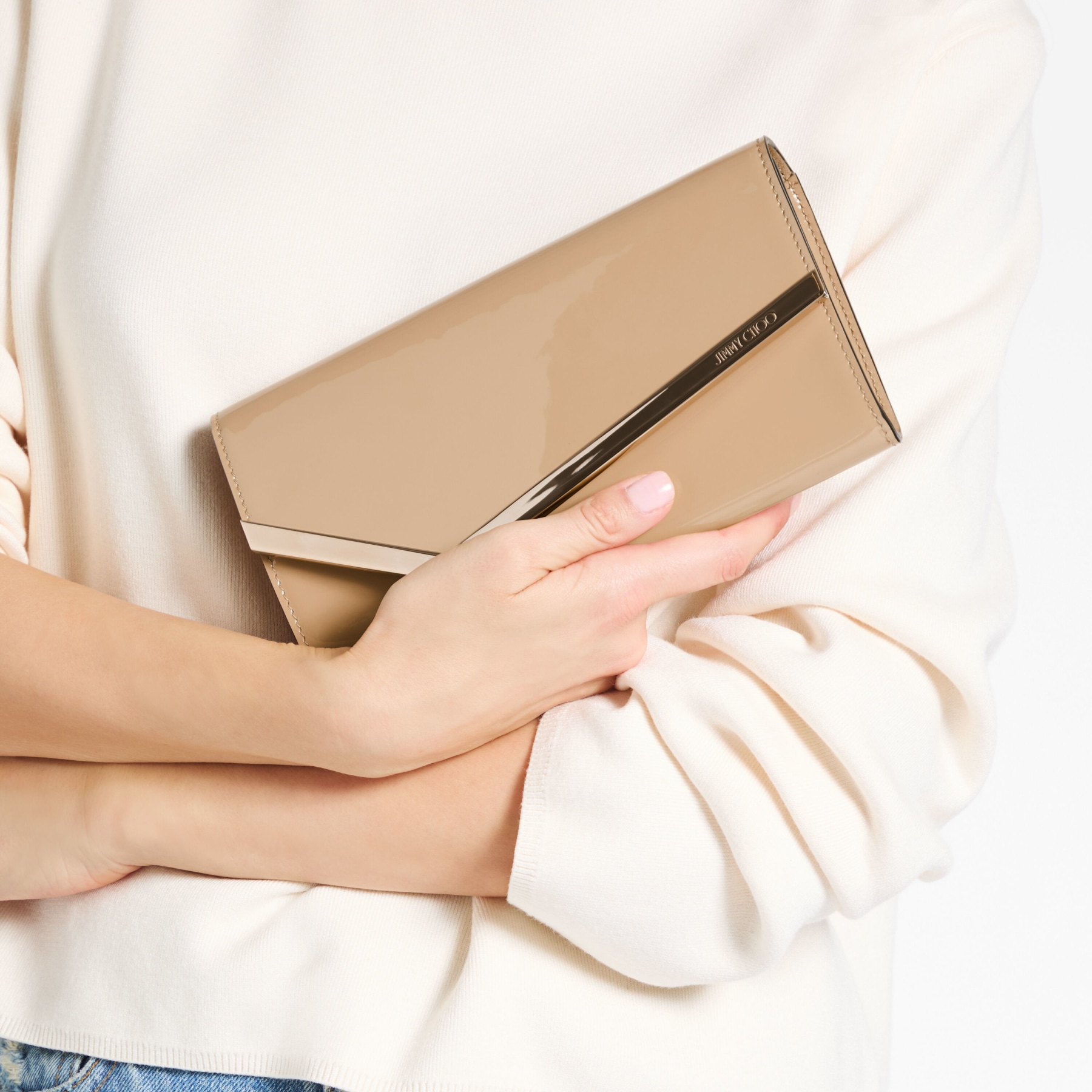 Emmie | Clutch aus Lackleder in Chai | JIMMY CHOO