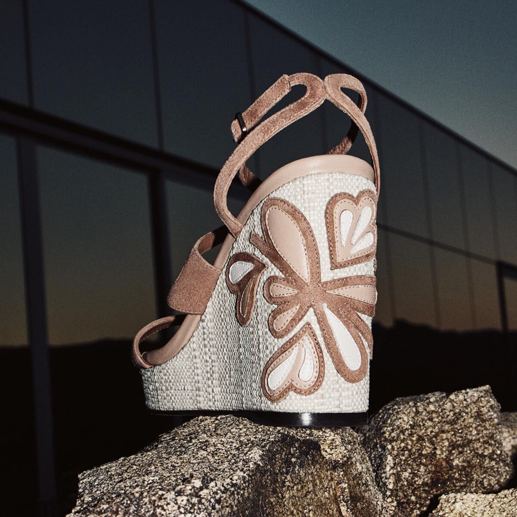 JIMMY CHOO AYLA スカーフ ジミーチュウ Ayla 110 | Toffee and Natural Mix Suede and Nappa Leather Wedges