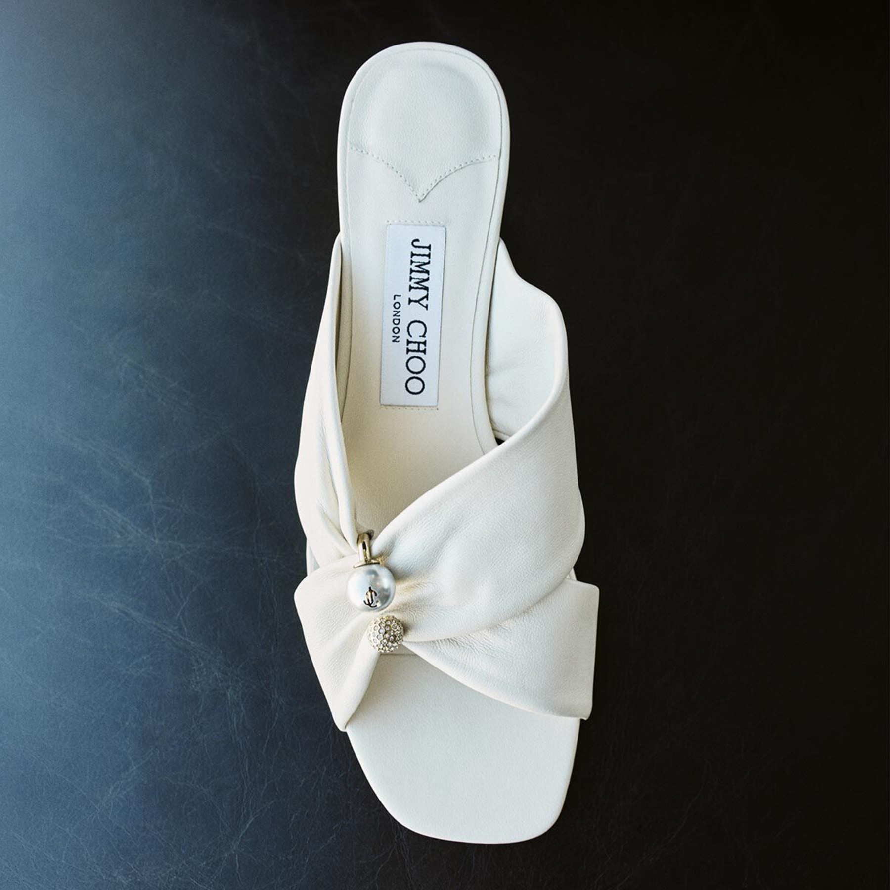 専用　　　JIMMY CHOO ホワイト ツイストサンダル Rafi 45 | Latte Soft Glove Leather Sandals | JIMMY CHOO