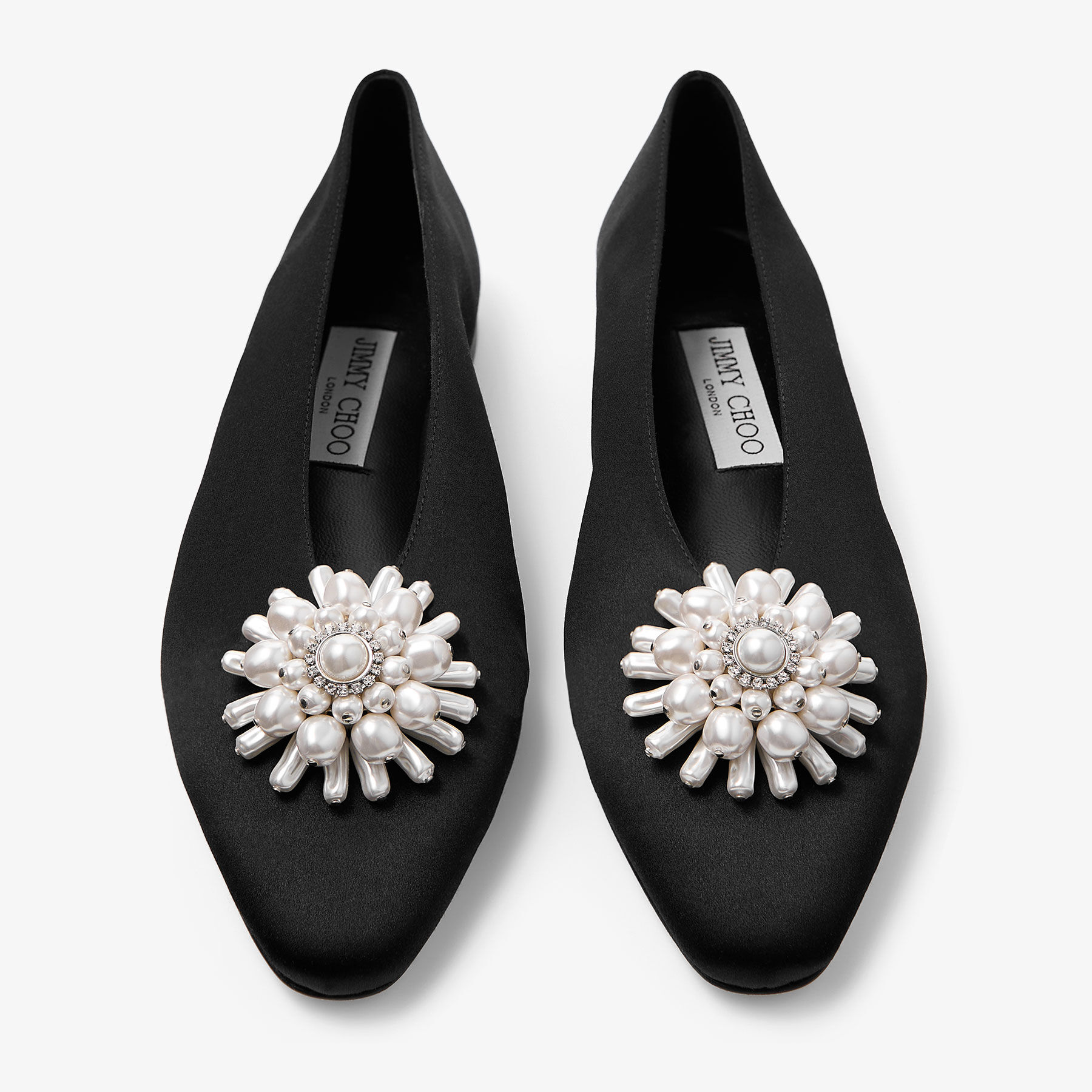 JIMMY CHOO スタッズ フラットパンプス ブラック イネス フラット | ブラック サテン・パール / クリスタルブローチ付き
