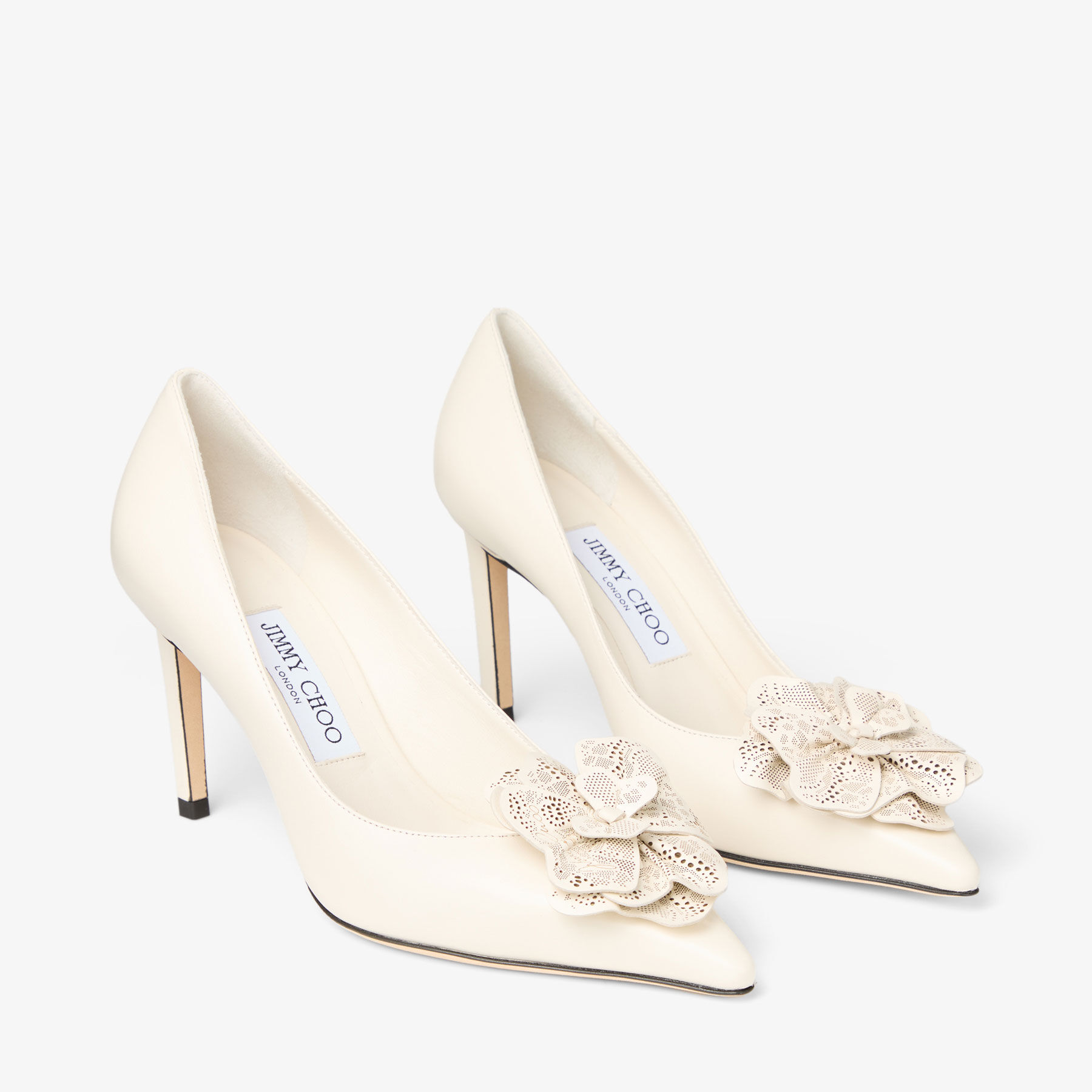 ミミ パンプ 85 | ラテ シャイニーナッパレザー・レースコサージュ付き