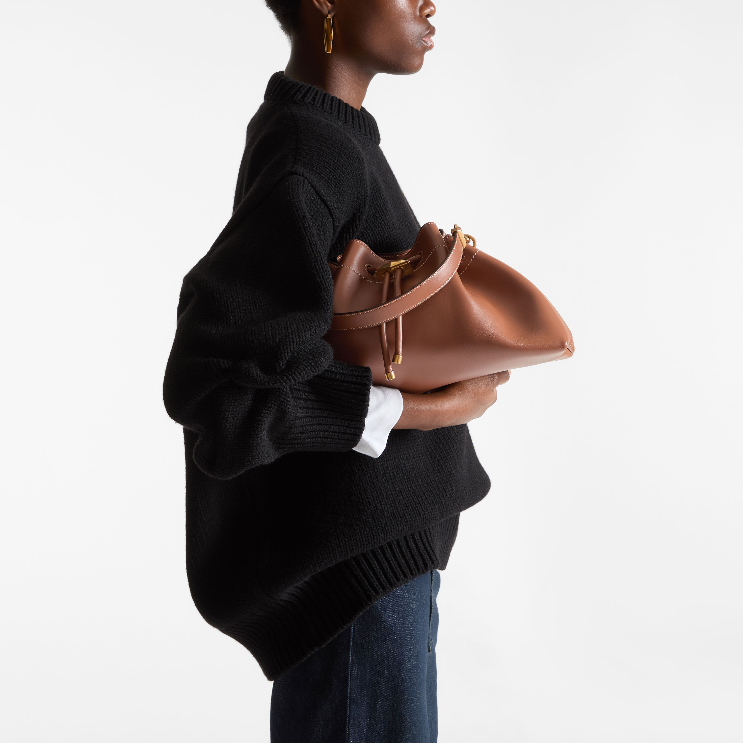 Cinch M |Tan Leather Bucket Bag | JIMMY CHOO