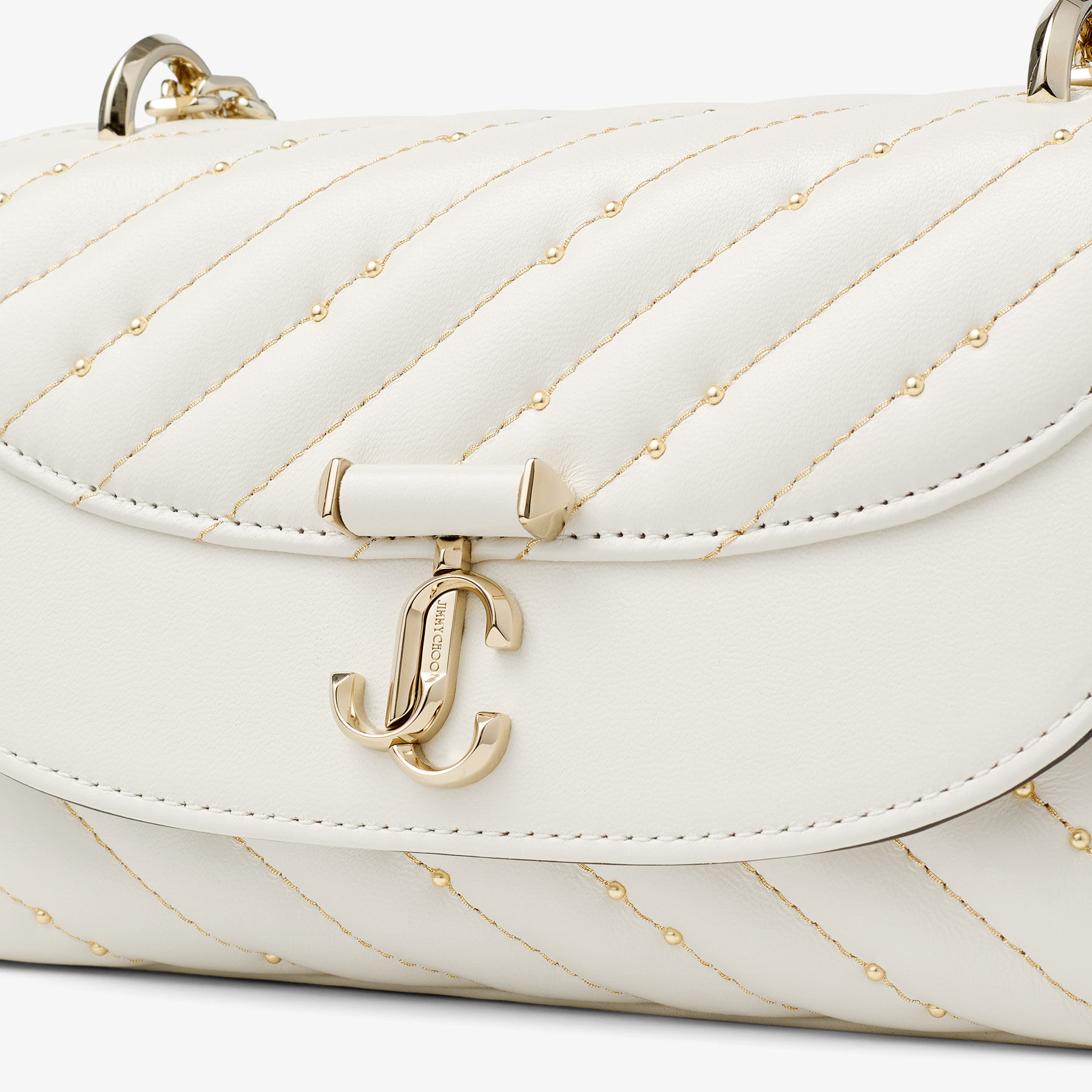 【A91】2WAYショルダーバッグ JIMMY CHOO ホワイト Avenue Curve Crossbody Small | Latte Quilted Nappa Leather