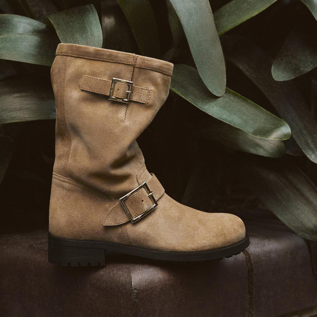 ジミーチュー Biker Mid | Toffee Velvet Suede Ankle Boots | JIMMY CHOO