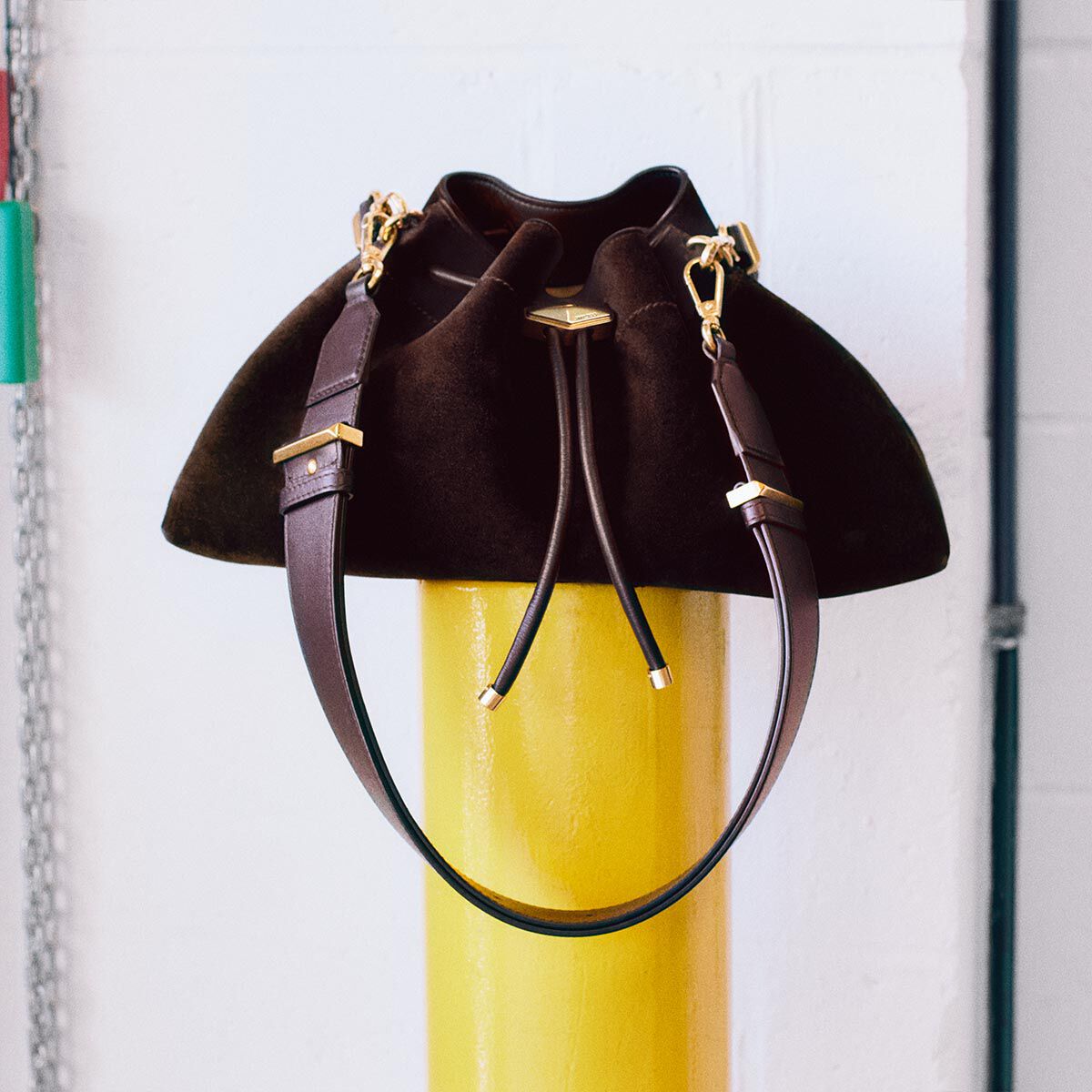 Cinch M | Coffee Suede Shoulder Bag | JIMMY CHOO