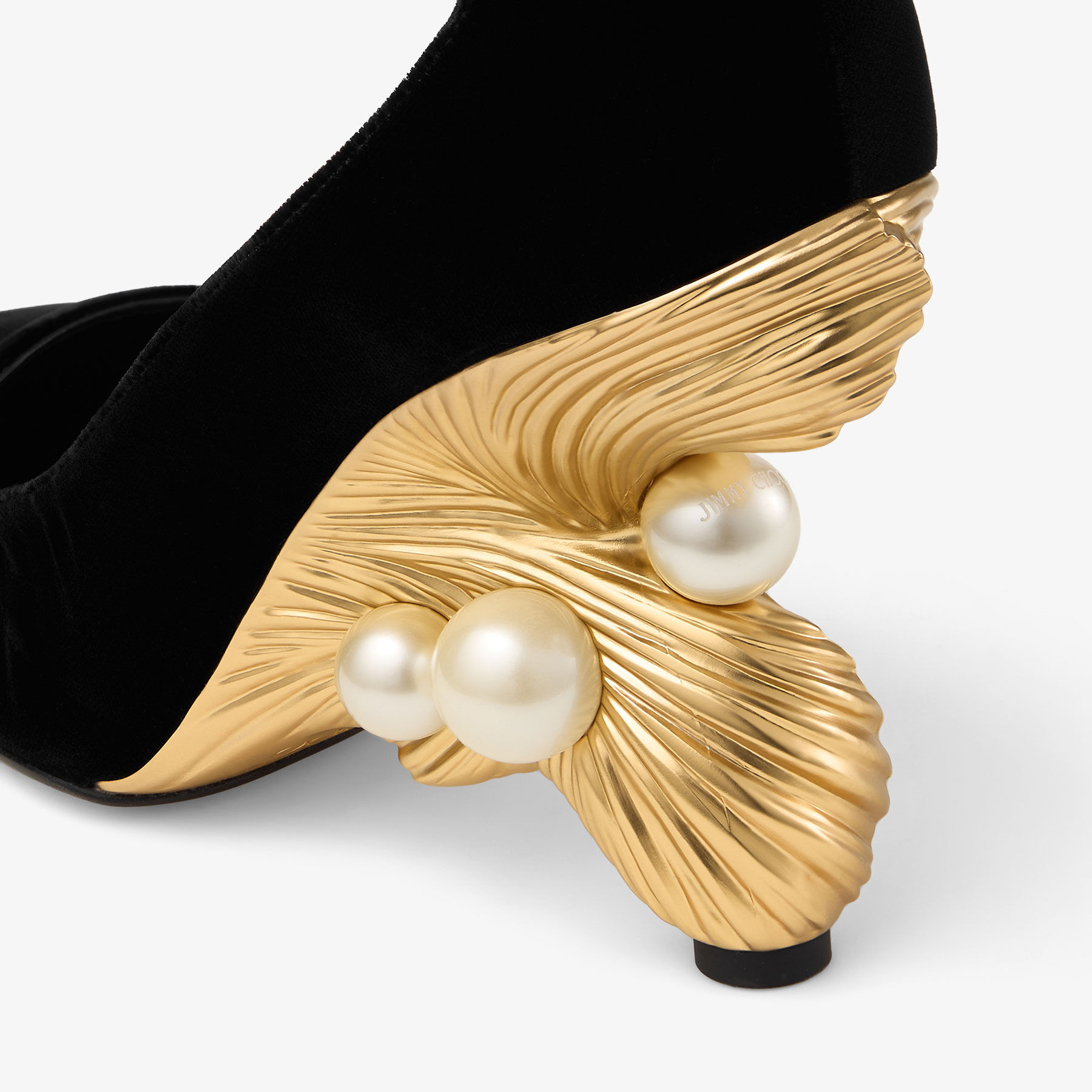 Ithaca 95 | Black Velvet Pumps with Pearl-Embellished Wedge