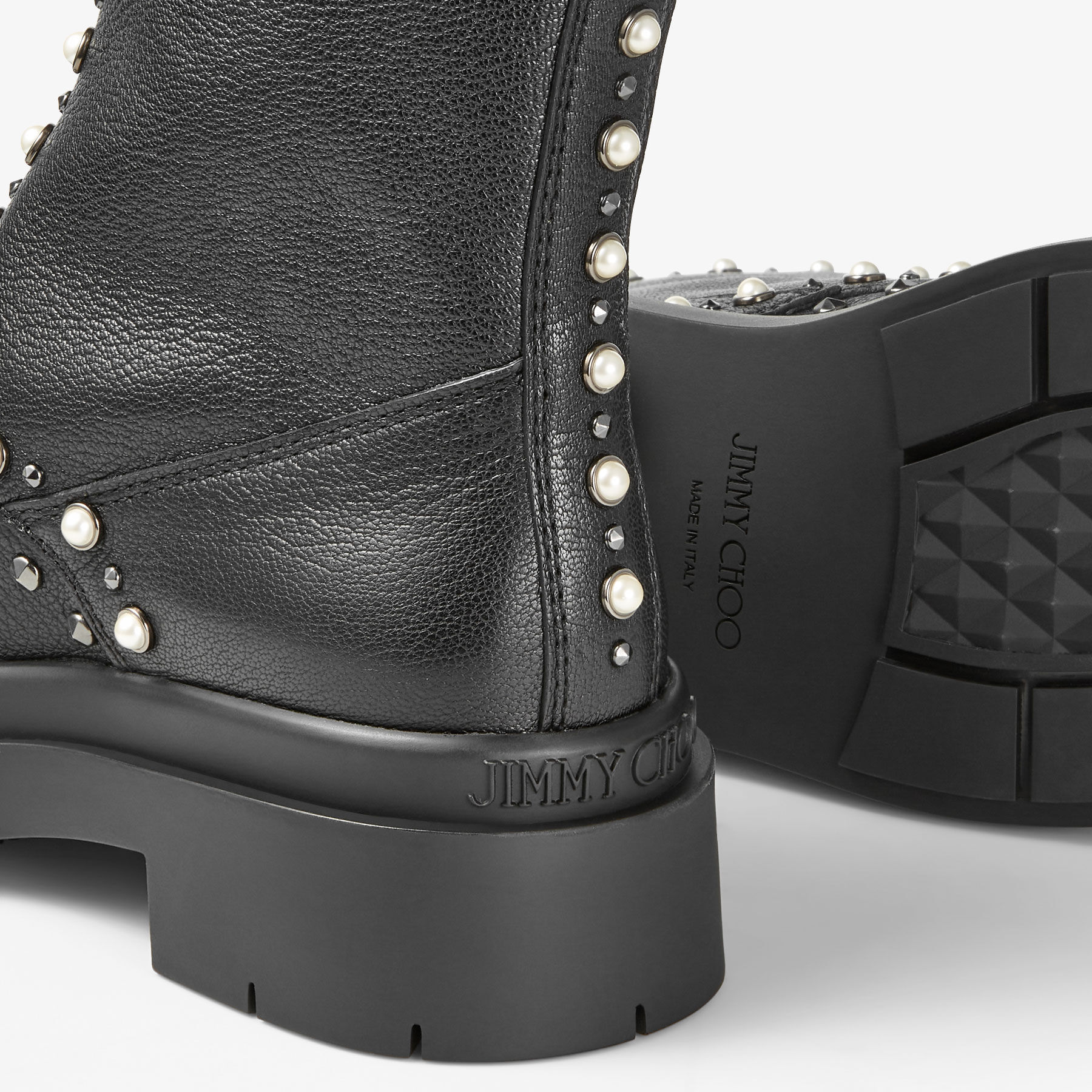 【23AW NEW】Jimmy Choo_women / Nola Flat アンクルブーツ /2色 NOLA FLAT | Black Leather Boots with Pearls and Studs
