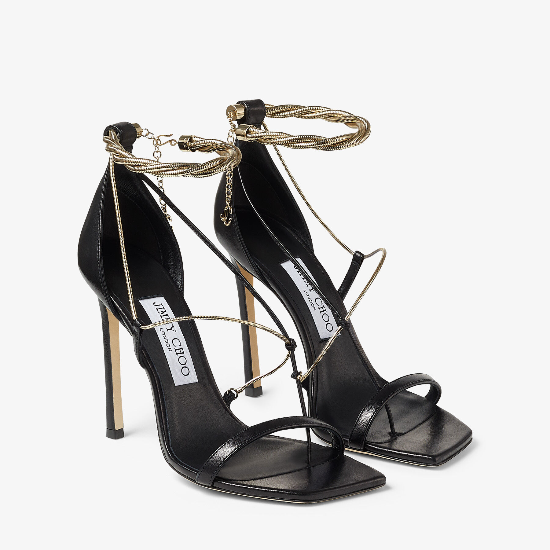 Sandalias en napa de color negro con cadenas doradas | ORIANA 110 |  Colección de verano 2022 | JIMMY CHOO