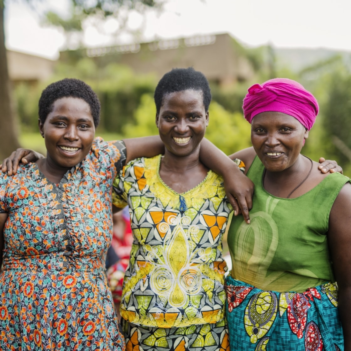 ジミーチュウの女性支援  