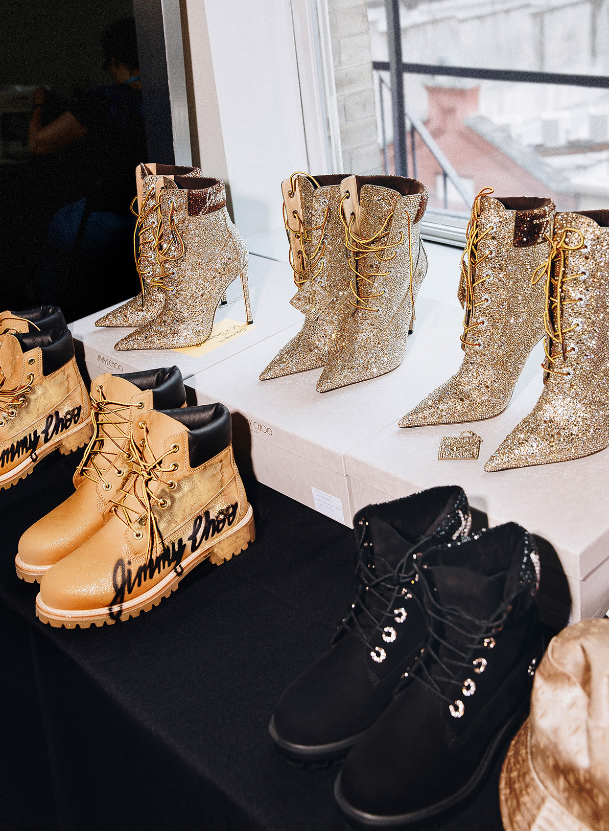 ジミーチュウ x Timberland：限定コラボ