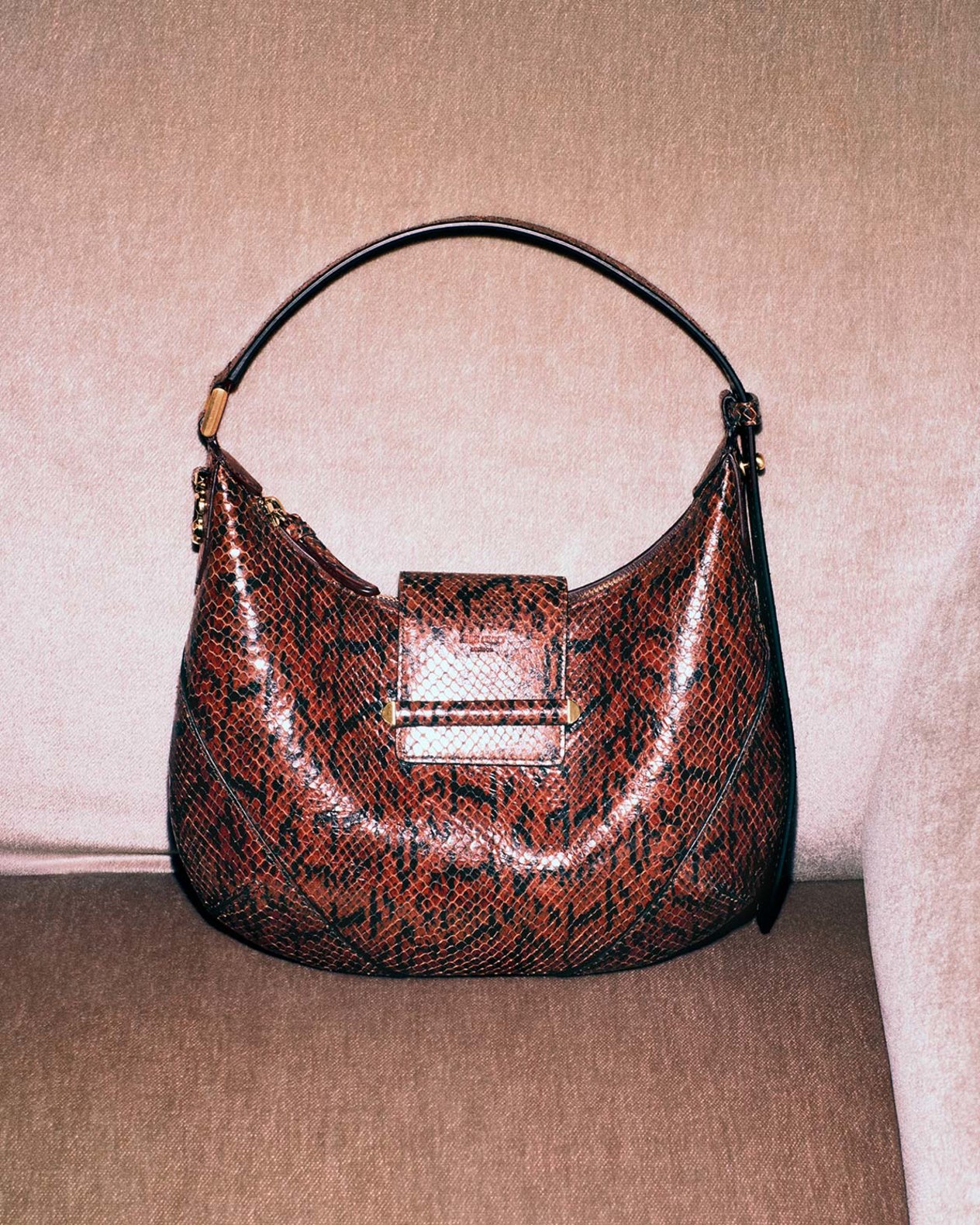 Burgundy croc-embossed hobo shoulder bag 