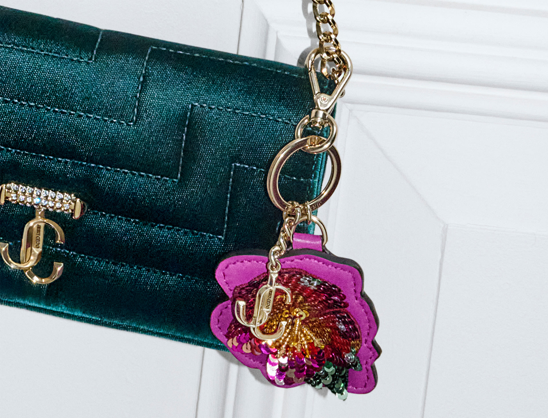 HOW TO STYLE THE AVENUE HANDBAG FAMILY