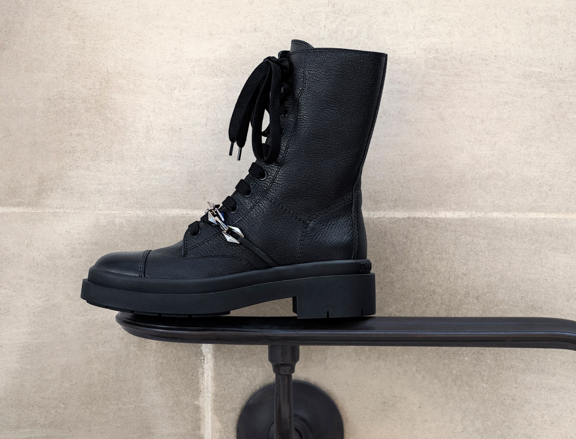 HOW TO STYLE THE AVENUE HANDBAG FAMILY