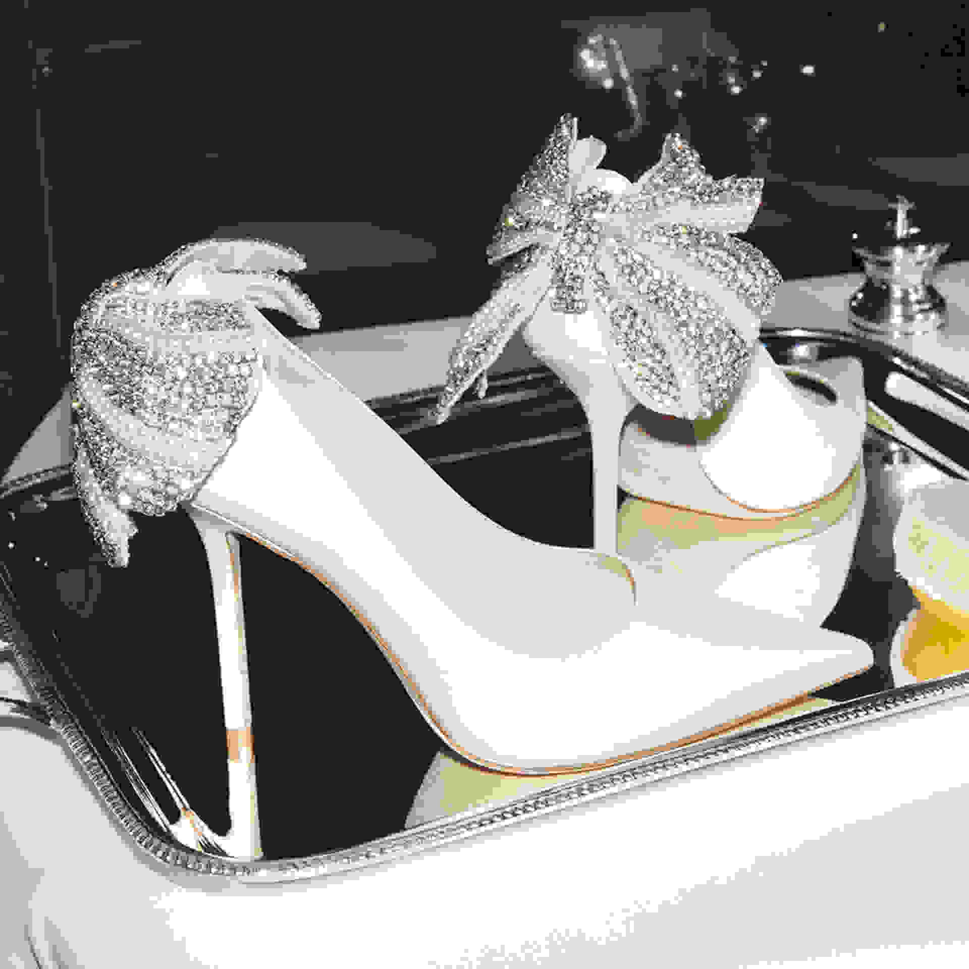 ICONIC SHOES