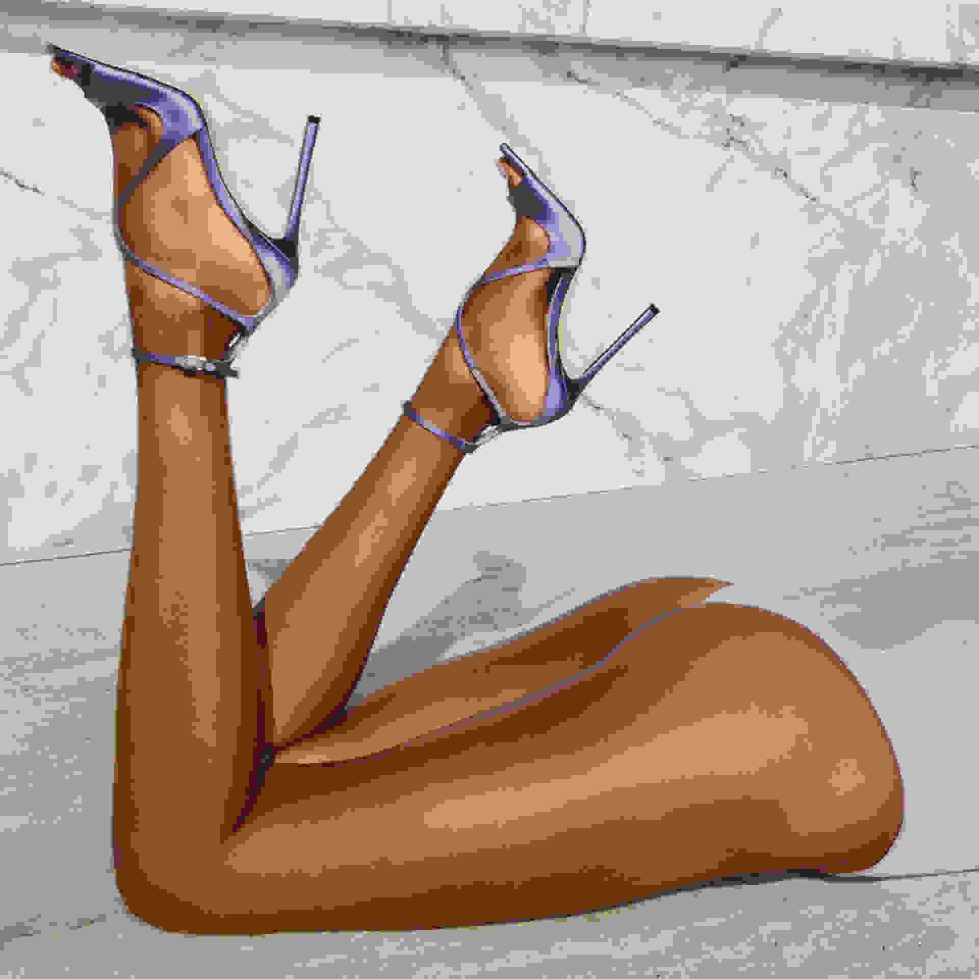 ICONIC SHOES