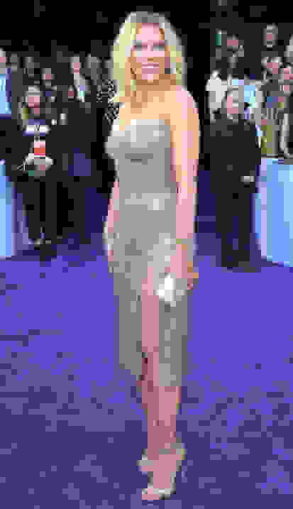 Scarlett Johansson wearing MINNY